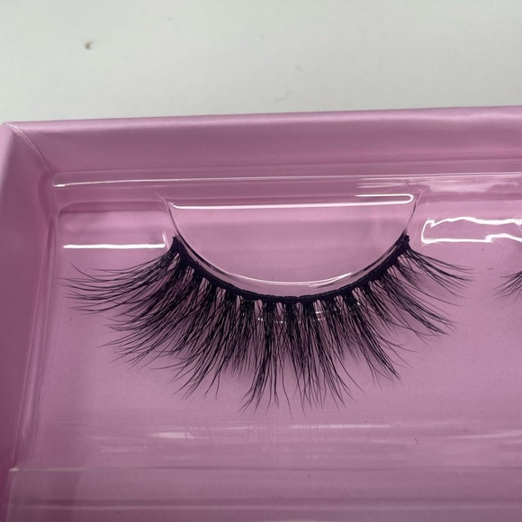 LUNAR BEAUTY - Faux Mink Lashes - Flare - BRAND NEW - Picture 3 of 7